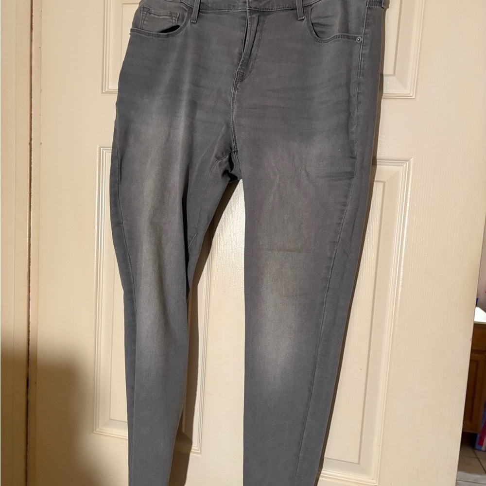 Stylish Gray Skinny Jeans